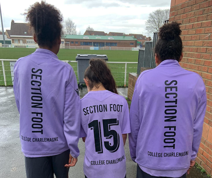 Lire la suite à propos de l’article Une section foot ouvre au collège Charlemagne !